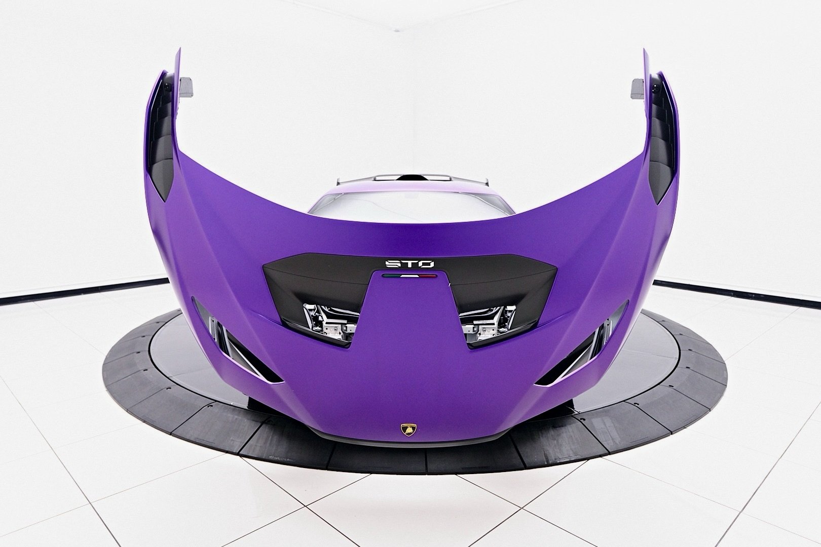 【urapan】 2023 HURACAN STO ZHWUA6ZXXPLA23581 — Davis AutoSports